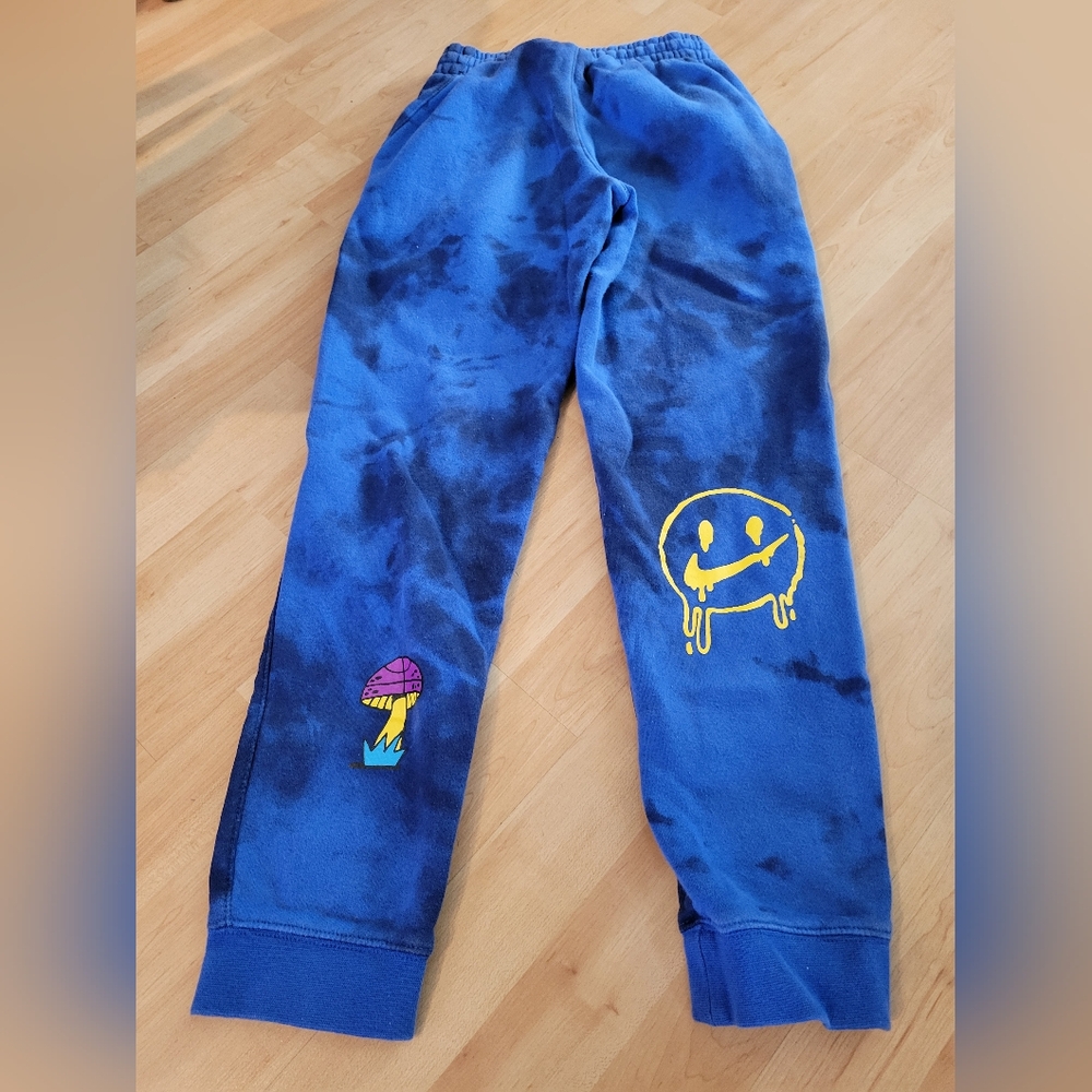 Nike Peace Love Basketball Lumited Edition Blue Tie-Dye Joggers Youth Medium